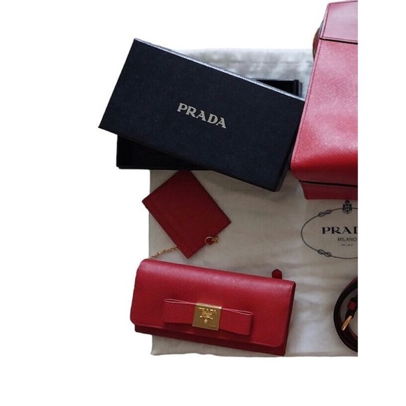 New Red Prada Saffiano Lux Leather Wallet with gold hardware - Picture 5 of 5